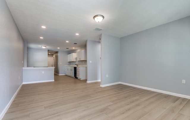 3-bedroom rental at 2371 Burnet in San Antonio, TX — photo 2