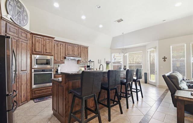 4-bedroom rental at 12210 Old Stillwater in San Antonio, TX — photo 5