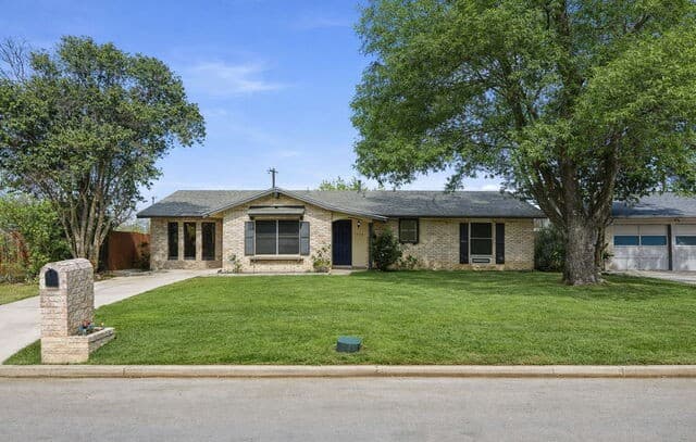 3-bedroom rental at 9518 Brightview St in San Antonio, TX — photo 1