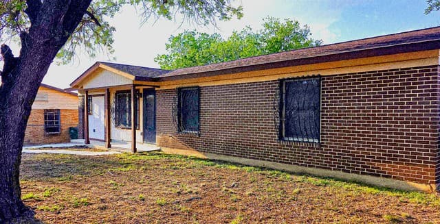 3-bedroom rental at 347 Bertetti in San Antonio, TX — photo 1