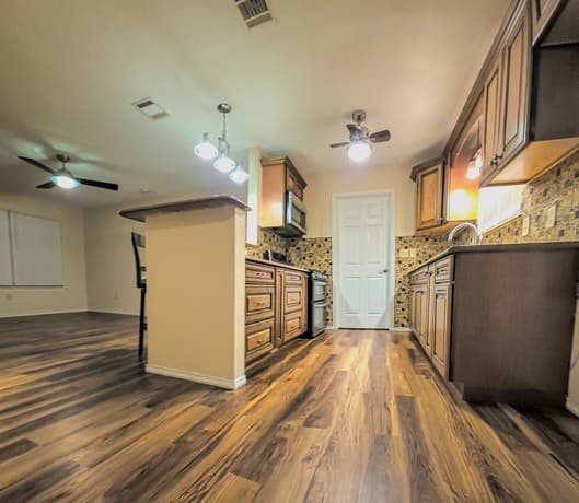 3-bedroom rental at 347 Bertetti in San Antonio, TX — photo 5