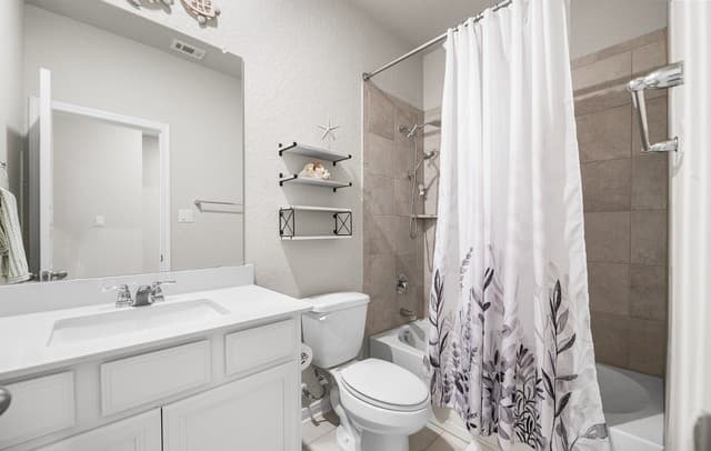 5-bedroom rental at 232 Colebrook in Cibolo, TX — photo 5