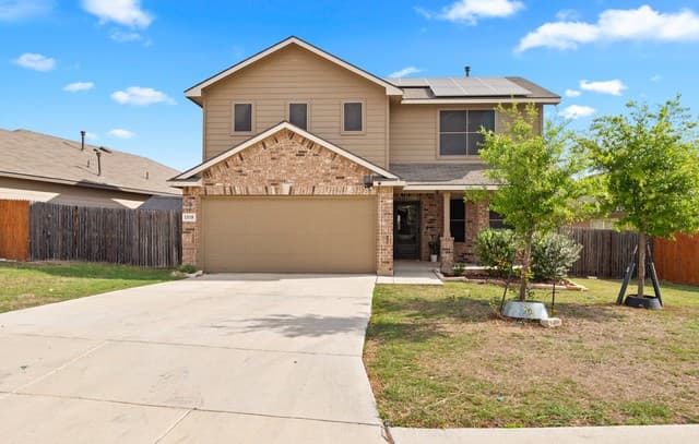 4-bedroom rental at 13118 Cadenza Creek in San Antonio, TX — photo 2
