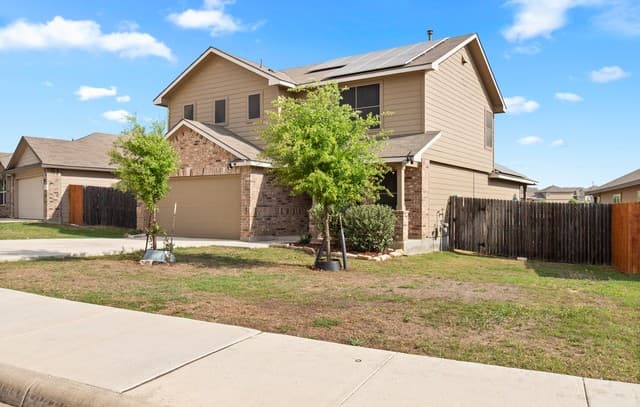 4-bedroom rental at 13118 Cadenza Creek in San Antonio, TX — photo 3