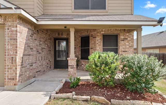 4-bedroom rental at 13118 Cadenza Creek in San Antonio, TX — photo 4