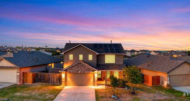 4-bedroom rental at 13118 Cadenza Creek in San Antonio, TX — photo 5