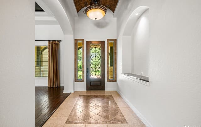 4-bedroom rental at 102 Arroyo in Boerne, TX — photo 1