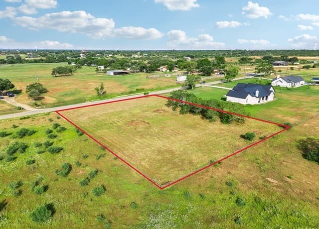rental at 371 County Road 405 in Floresville, TX — photo 4