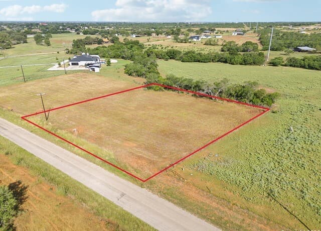 rental at 593 County Road 405 in Floresville, TX — photo 3