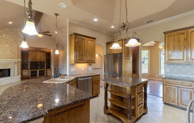 4-bedroom rental at 198 Echo Falls Rd in Comfort, TX — photo 5
