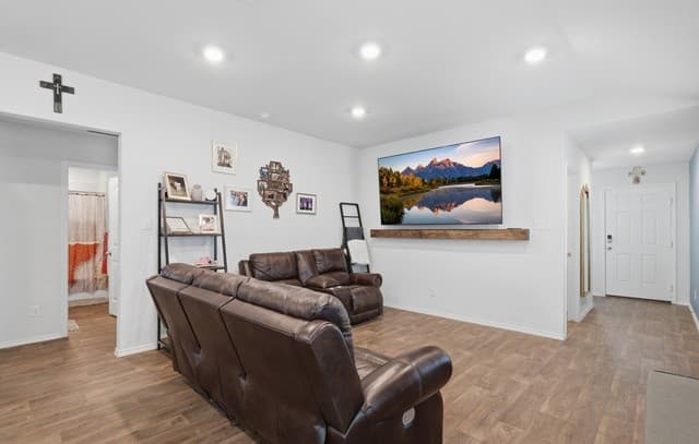 3-bedroom rental at 4714 Pillay Way in San Antonio, TX — photo 4