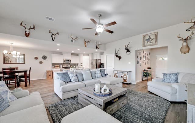 4-bedroom rental at 132 Frank Jones in Blanco, TX — photo 4
