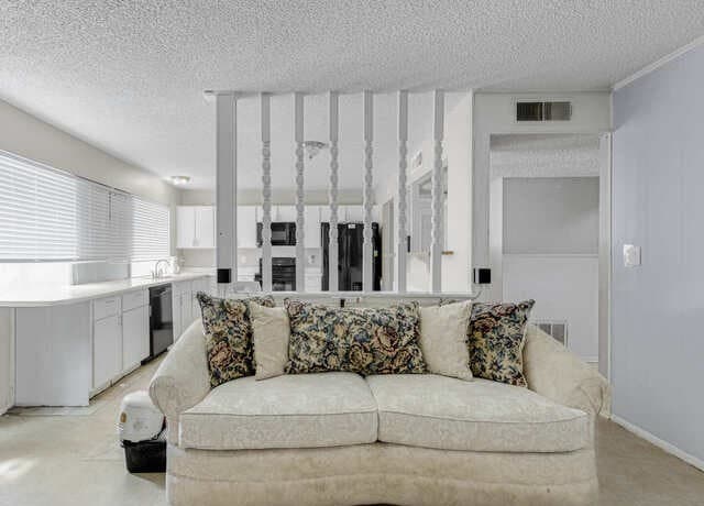 3-bedroom rental at 6812 Neston Drive Unit 0 in San Antonio, TX — photo 4