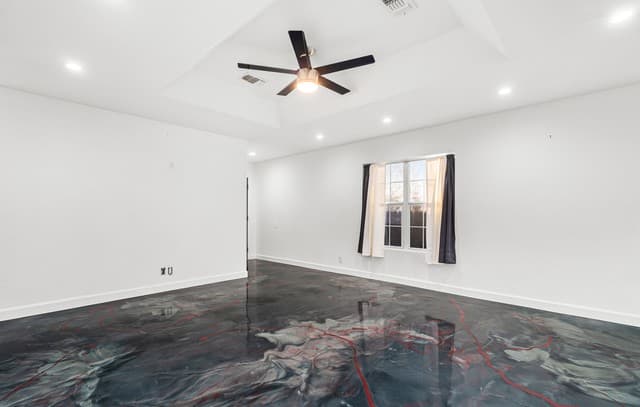 4-bedroom rental at 111 Ardmore in San Antonio, TX — photo 4