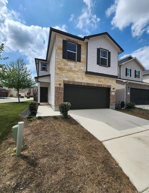3-bedroom rental at 14839 Vance Jackson Rd Unit 601 in San Antonio, TX — photo 1