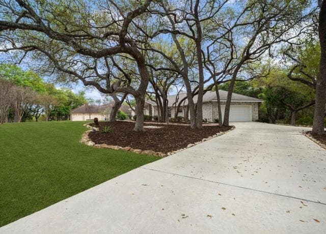 3-bedroom rental at 21023 Cedar Branch in Garden Ridge, TX — photo 3