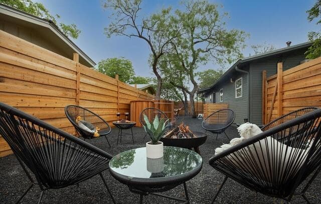 3-bedroom rental at 912 Apple in Fredericksburg, TX — photo 4