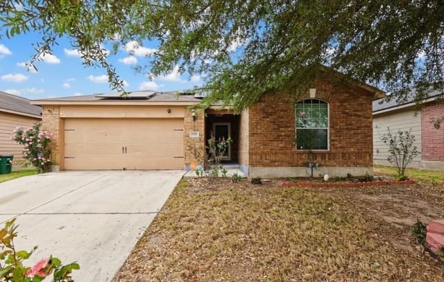 4-bedroom rental at 3327 Foster Meadows in San Antonio, TX — photo 1