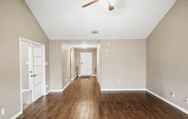 4-bedroom rental at 3327 Foster Meadows in San Antonio, TX — photo 5