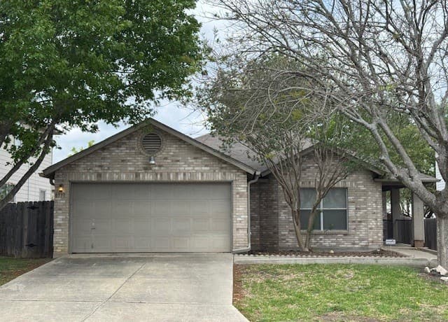 3-bedroom rental at 6331 Donely in San Antonio, TX — photo 2