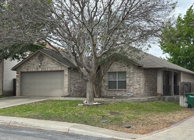 3-bedroom rental at 6331 Donely in San Antonio, TX — photo 3