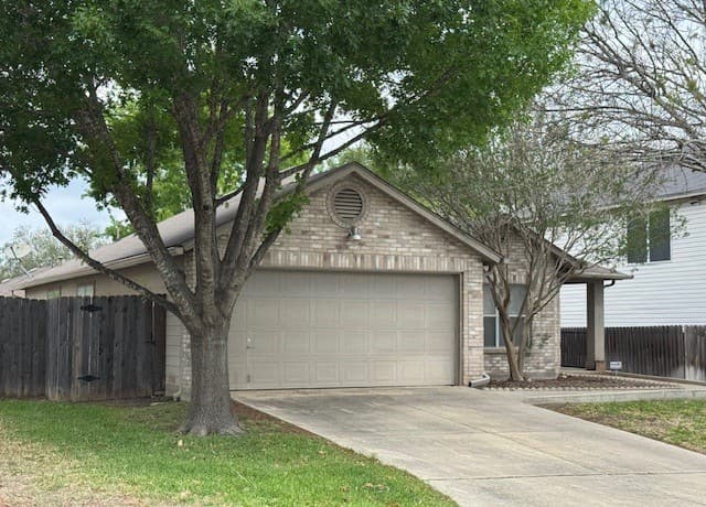3-bedroom rental at 6331 Donely in San Antonio, TX — photo 5