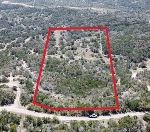 rental at 0000 County Road 243 in Hondo, TX — photo 1