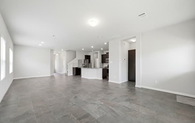 5-bedroom rental at 6134 Akin Place in San Antonio, TX — photo 5