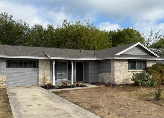 3-bedroom rental at 7331 Still Brook in San Antonio, TX — photo 2