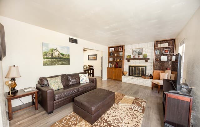 4-bedroom rental at 9623 Geronimo Oaks in San Antonio, TX — photo 3