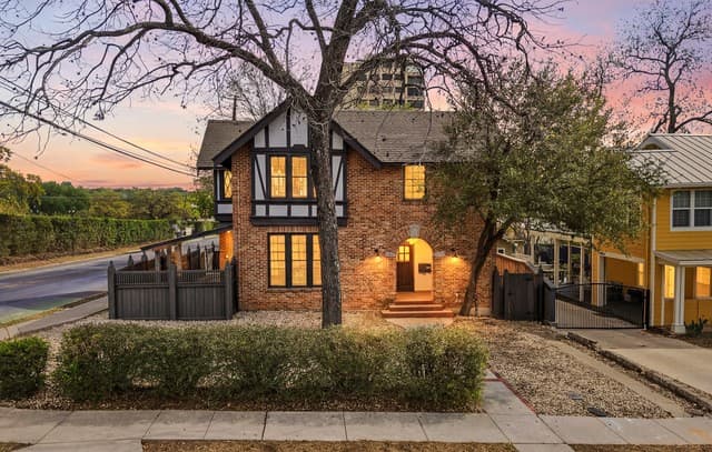 rental at 162 Davis Ct in San Antonio, TX — photo 3