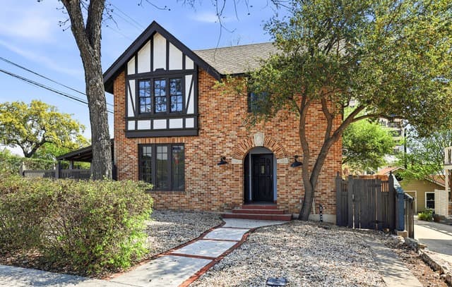 rental at 162 Davis Ct in San Antonio, TX — photo 5