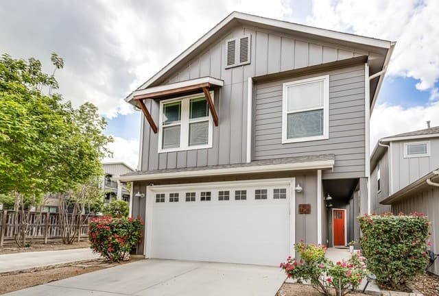 3-bedroom rental at 1426 E Sandalwood Ln in San Antonio, TX — photo 1