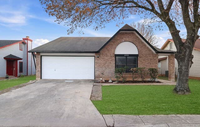 3-bedroom rental at 8950 Rich Quail in San Antonio, TX — photo 1