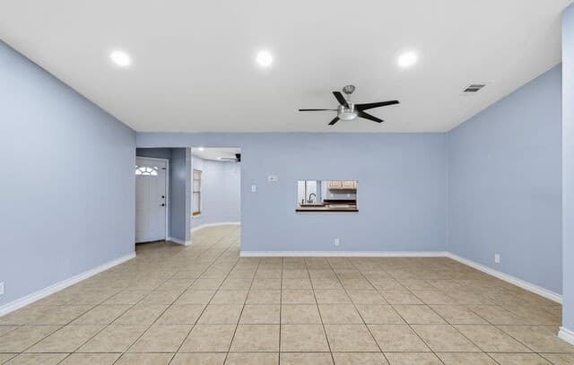 3-bedroom rental at 8950 Rich Quail in San Antonio, TX — photo 5