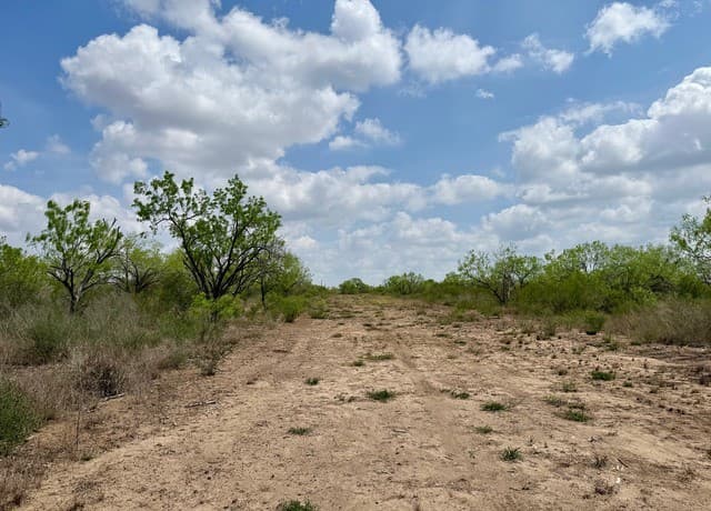 rental at LOT 4 Fm 1332 in Jourdanton, TX — photo 5