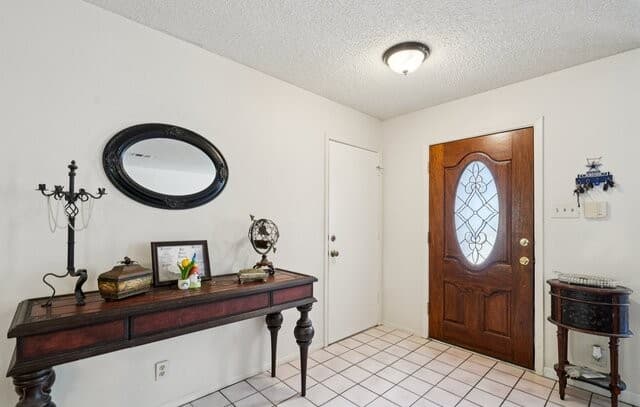 4-bedroom rental at 11158 Cedar Park in San Antonio, TX — photo 3