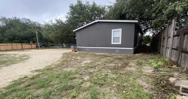 3-bedroom rental at 4406 Lost Hills in Elmendorf, TX — photo 3