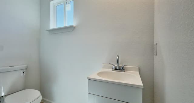 3-bedroom rental at 143 Huntington Unit 101 in San Antonio, TX — photo 4