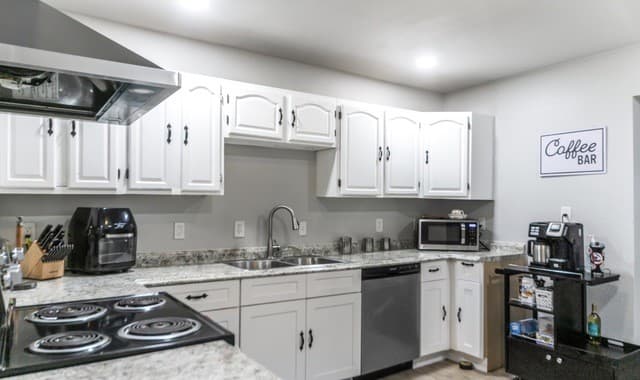 5-bedroom rental at 5111 Gray Buffalo in San Antonio, TX — photo 2
