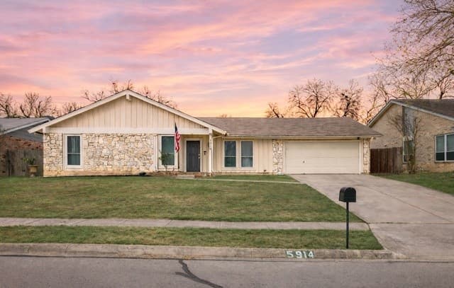 4-bedroom rental at 5914 Freemans Farm in San Antonio, TX — photo 1