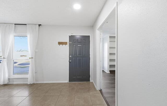 4-bedroom rental at 5914 Freemans Farm in San Antonio, TX — photo 4