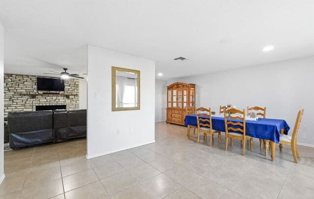 4-bedroom rental at 5914 Freemans Farm in San Antonio, TX — photo 5