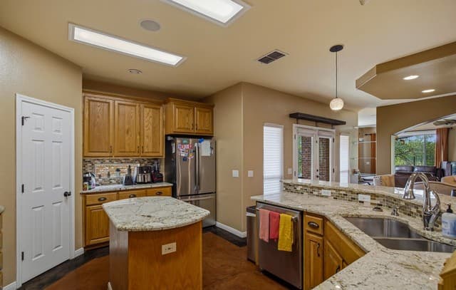 3-bedroom rental at 9007 Powhatan in San Antonio, TX — photo 5