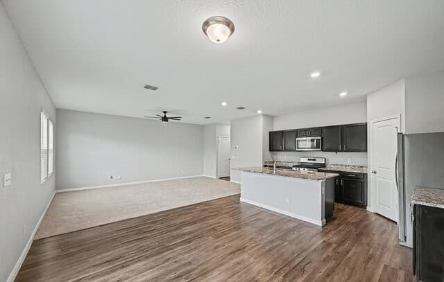 4-bedroom rental at 5132 Morning Graze in St Hedwig, TX — photo 5