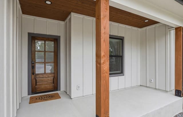 4-bedroom rental at 812 Lafayette in Castroville, TX — photo 3