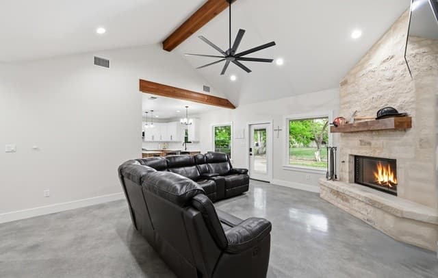4-bedroom rental at 812 Lafayette in Castroville, TX — photo 5