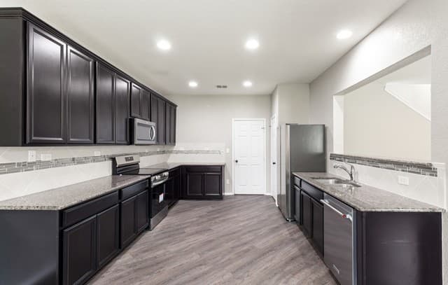 3-bedroom rental at 11927 Horse Canyon in San Antonio, TX — photo 3