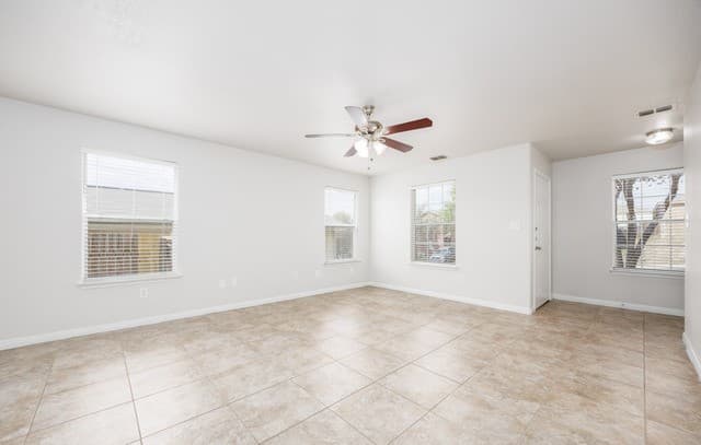 3-bedroom rental at 5851 Wildcat Canyon in San Antonio, TX — photo 4