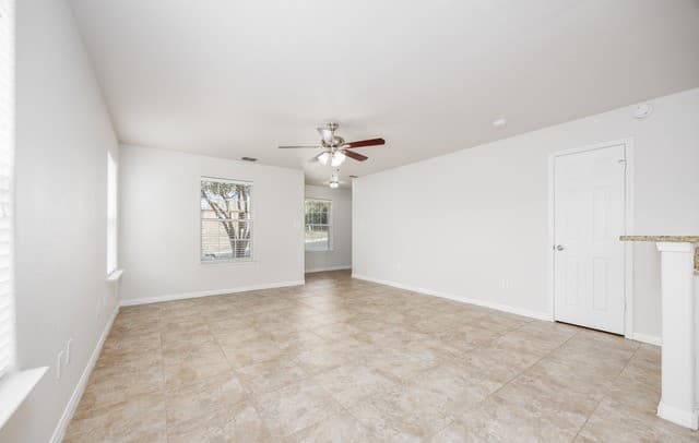 3-bedroom rental at 5851 Wildcat Canyon in San Antonio, TX — photo 5